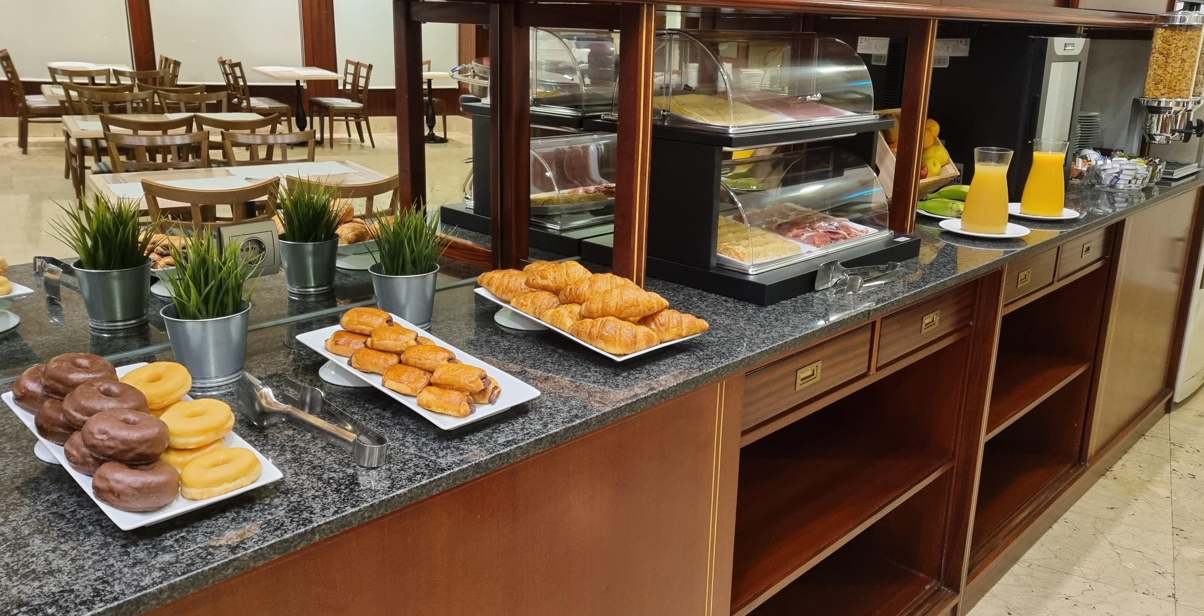 Hotel Gran Legazpi Мадрид Экстерьер фото
