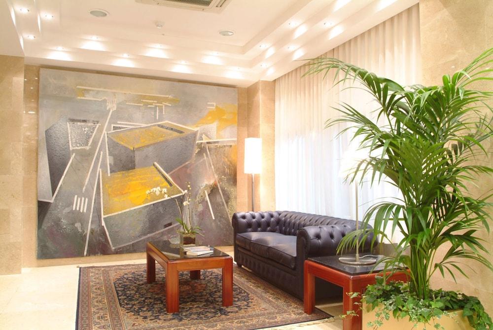 Hotel Gran Legazpi Мадрид Экстерьер фото