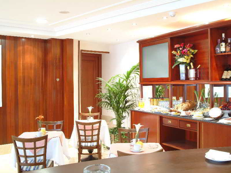 Hotel Gran Legazpi Мадрид Ресторан фото