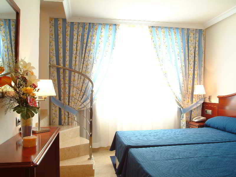 Hotel Gran Legazpi Мадрид Экстерьер фото